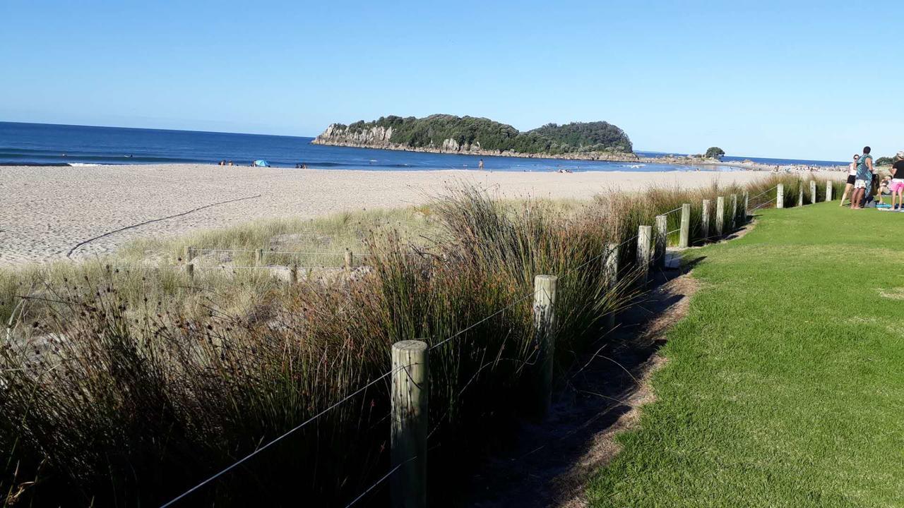 Holiday House Mount Maunganui Exterior photo